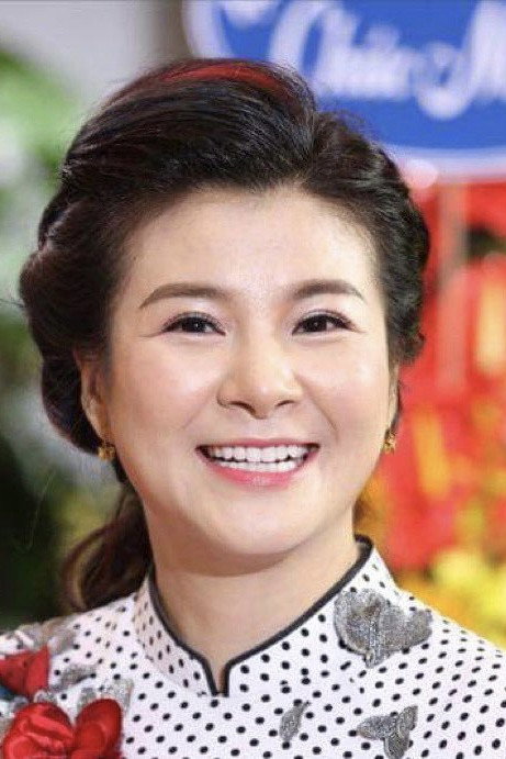 Kim Oanh as Mây in Waves at the Bottom of the River