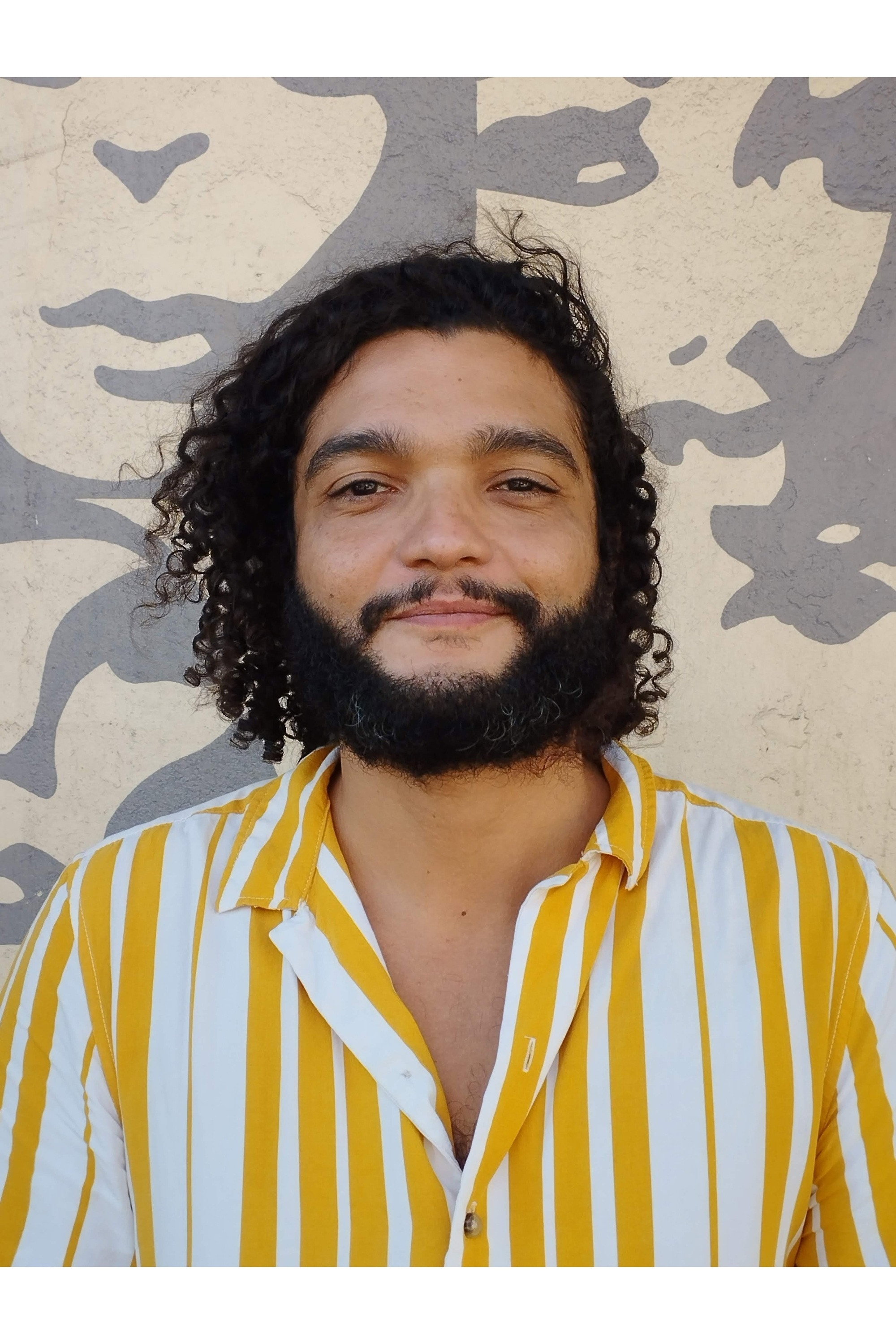 Rodrigo de Janeiro as Jairo in Escape Waves