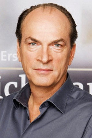 Herbert Knaup as Viktor Hansen in Hotel Barcelona