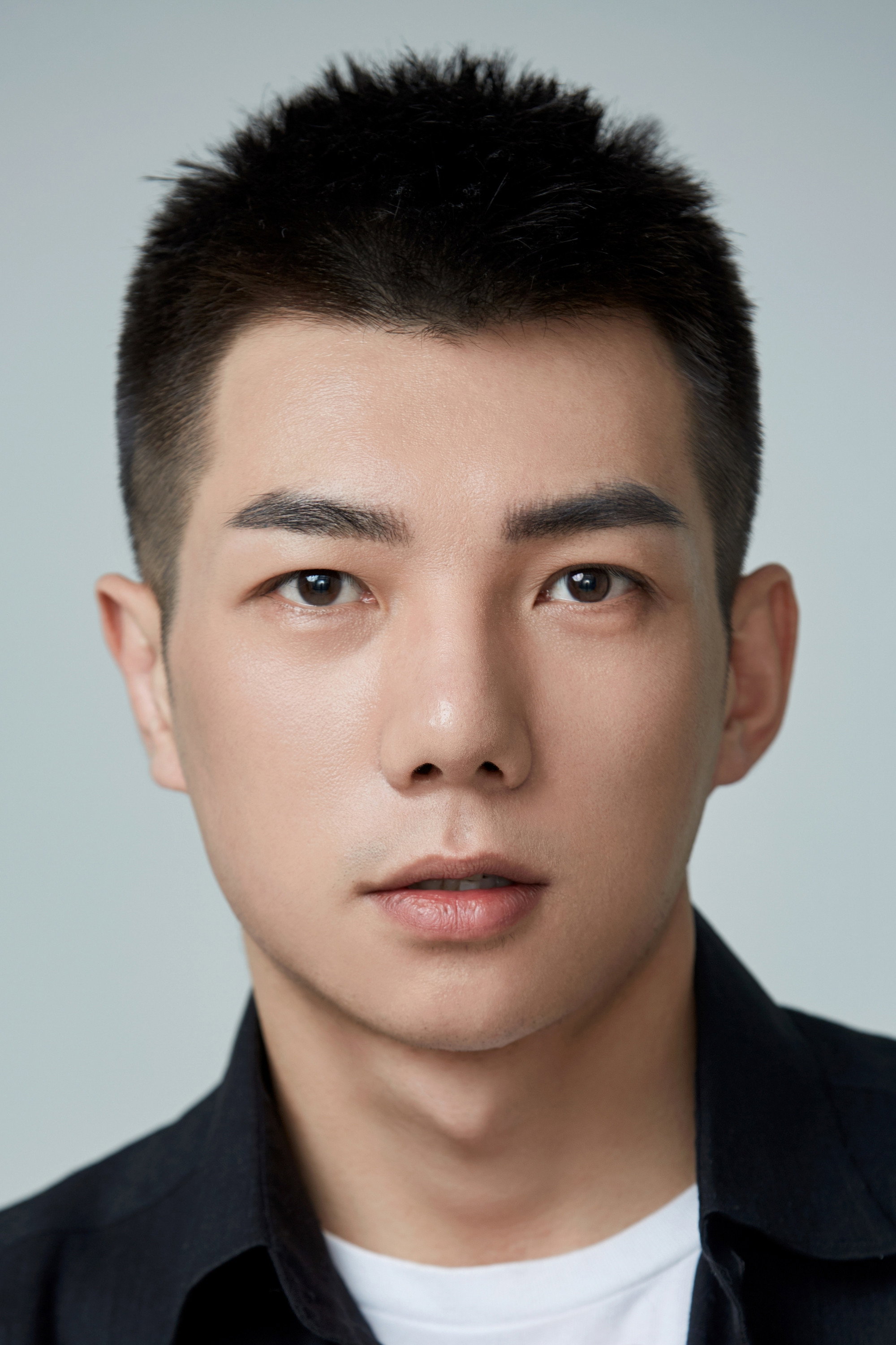 张智坤 as He Dazhi in Jade Dynasty