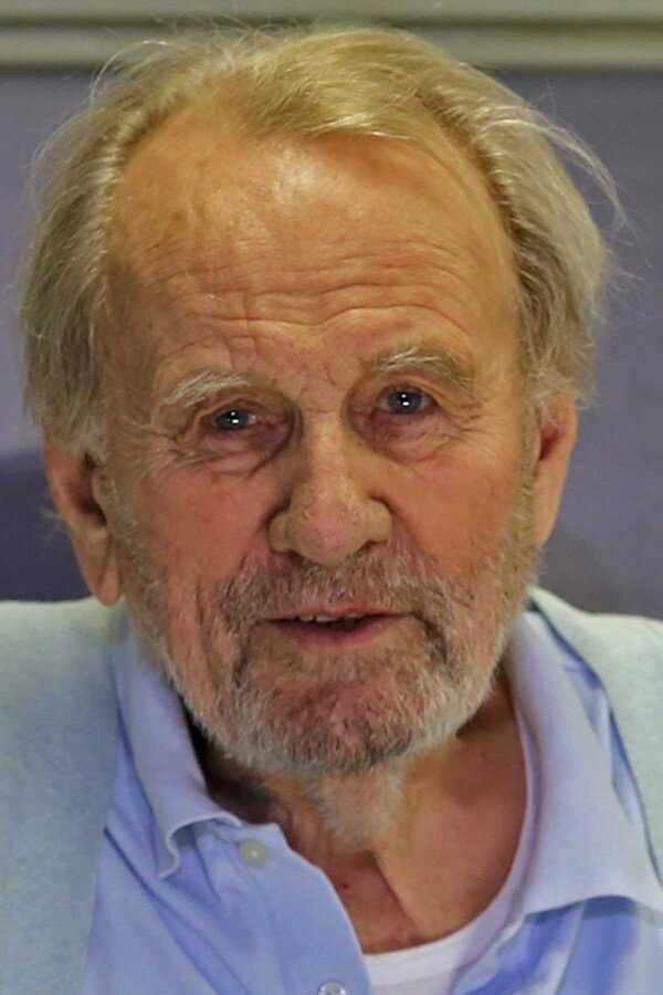 Rudolf Melichar as Berg in Unverhofft