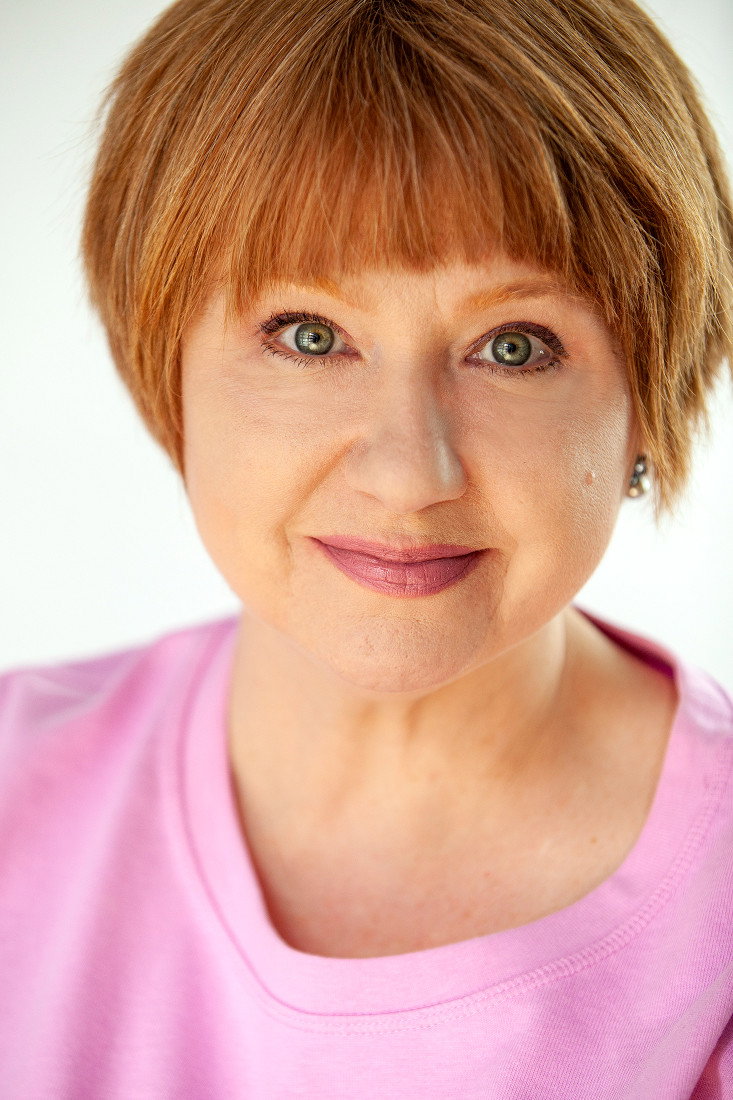 Jennifer Seguin as Mother in The Rip-Off