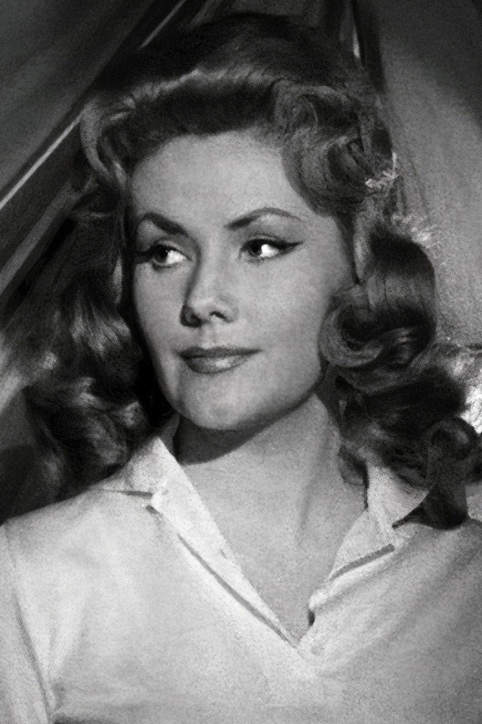 Didi Sullivan as Ellen Fielding in Caltiki, the Immortal Monster