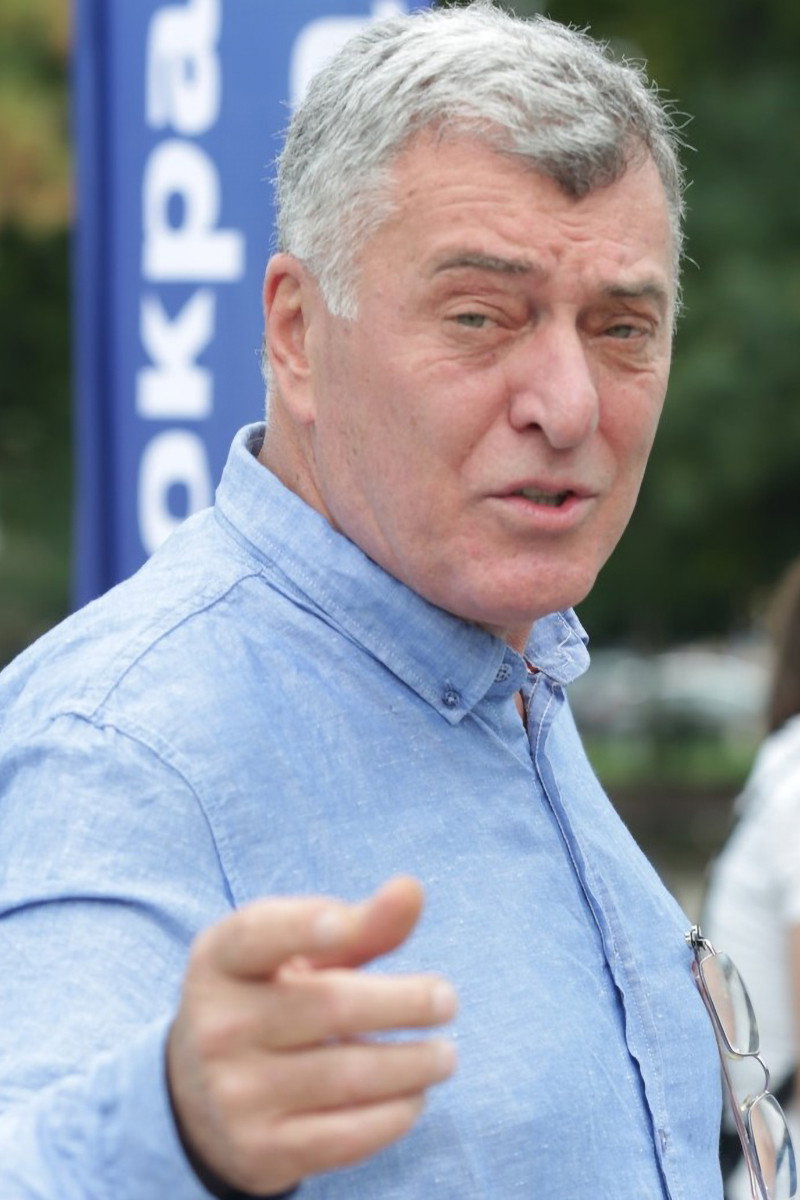 Veselin Kalanovski as Роман in Gasoline