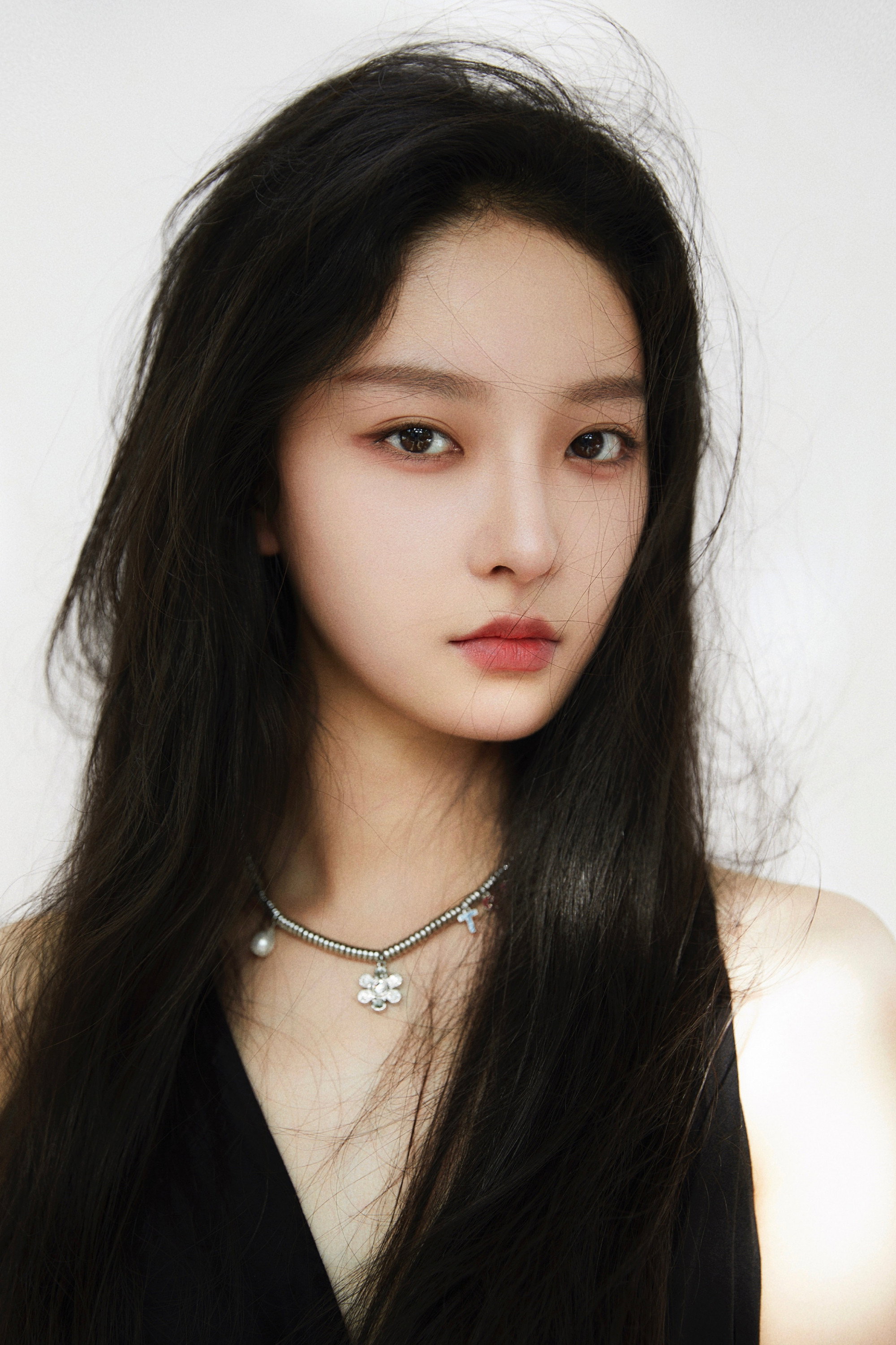 杨舒伊 as Feng Kangmei in I Know Who You Are