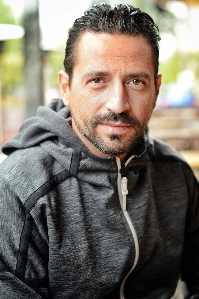 Vladimir Mihaylov as Boris in Because I Love Bad Weather