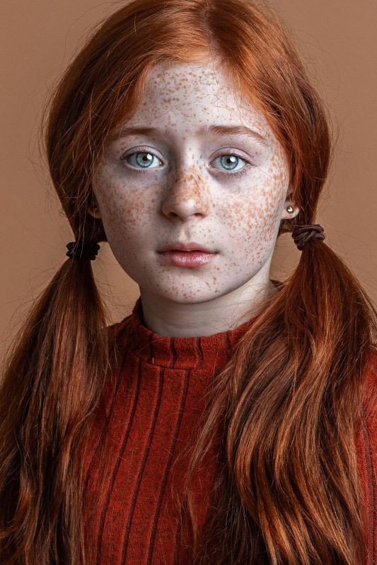Lexi Lancaster as Young Tess in Stone