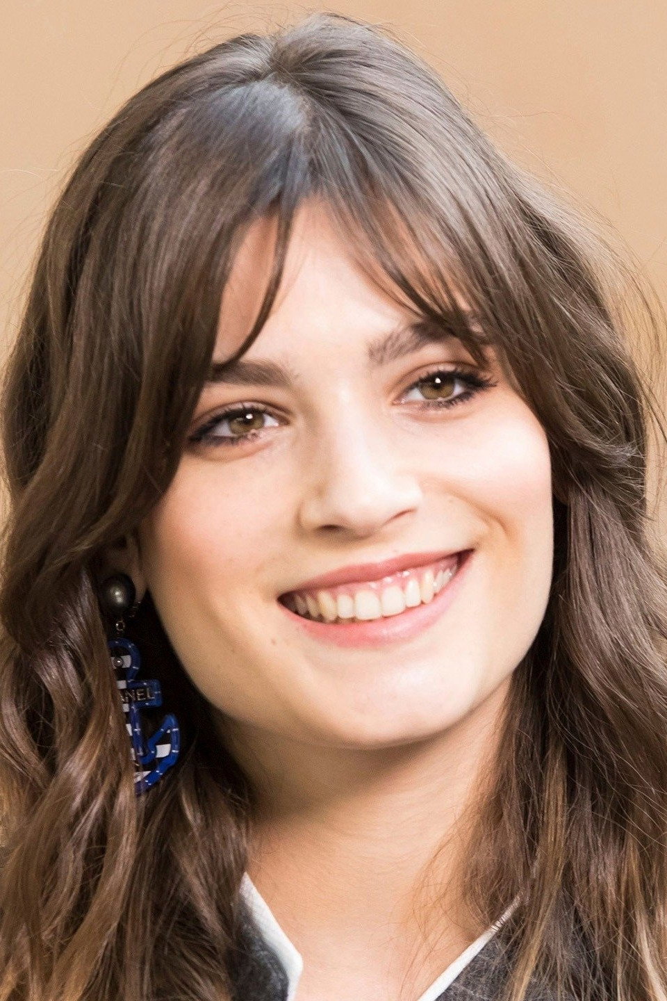Alma Jodorowsky as Anna in Split
