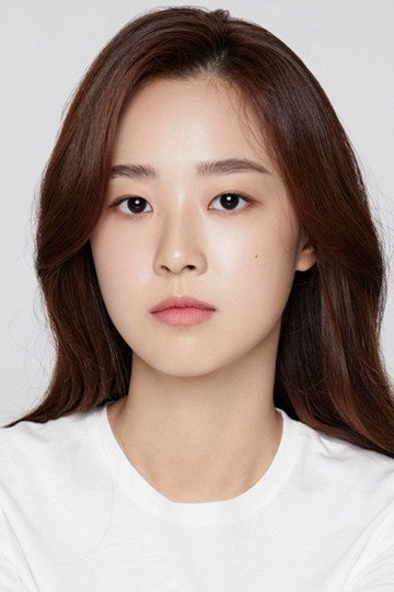 최예빈 as Oh Jung-won in La nuit est venue