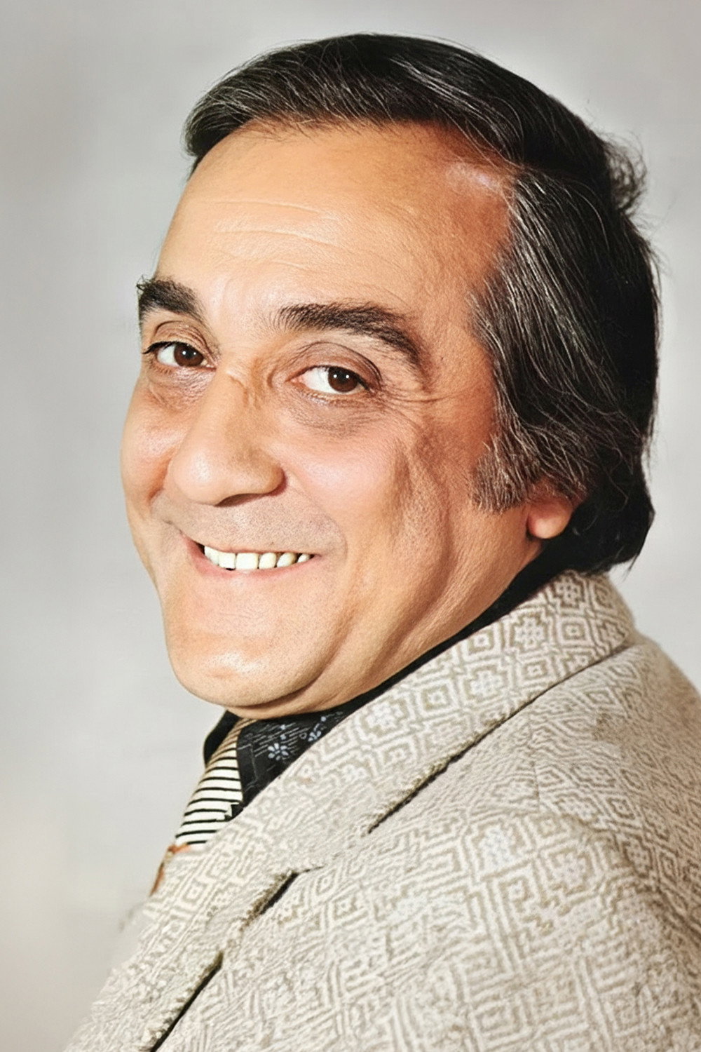 Selim Naşit as Muhasebeci in Çarıklı Milyoner
