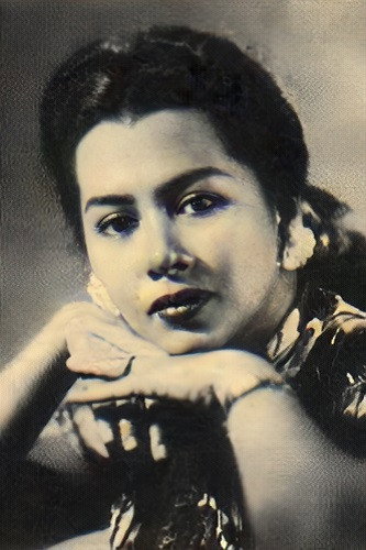 Alicia Vergel as Doña Pacing in Where Is Love Hiding?