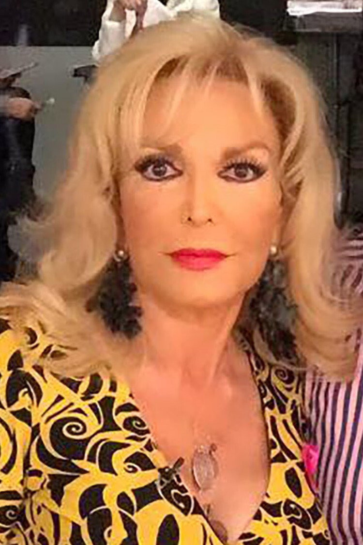 Merle Uribe as Gabriela in Lamberto Quintero