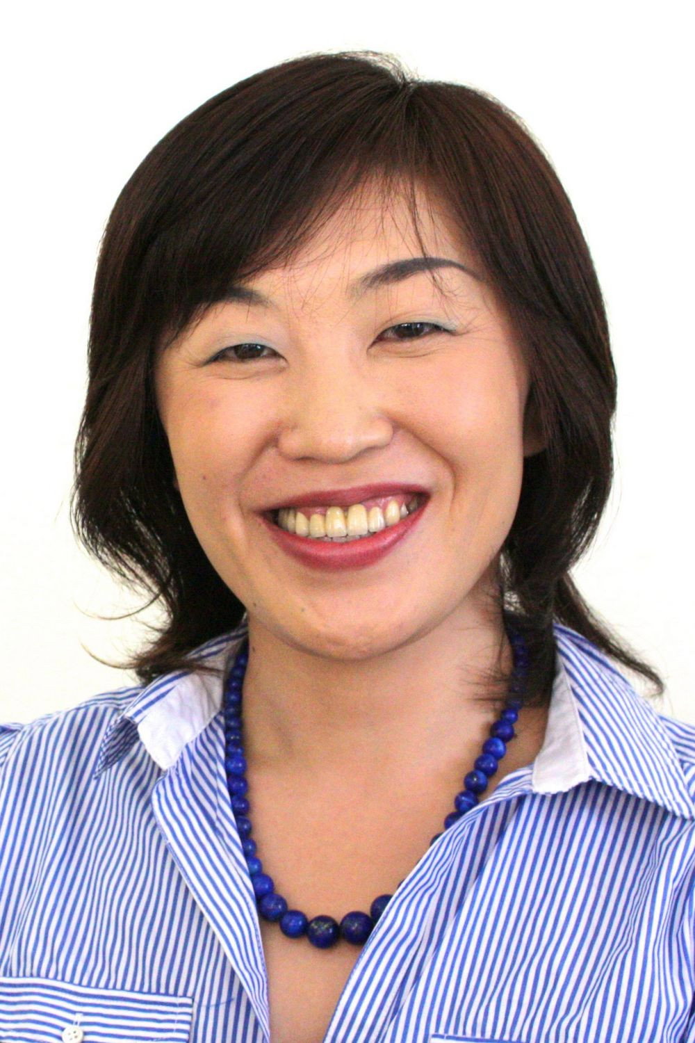 小島幸子 as Miyabi Asukayama (voice) in Magical Travelers