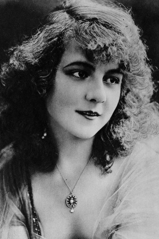 Pauline Curley as Dorothy Morton in The Solitary Sin