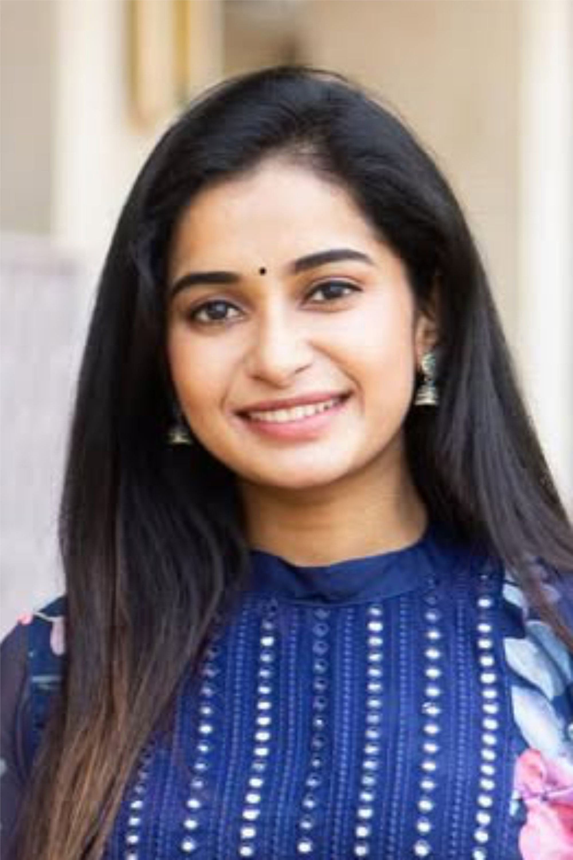 Fouzee as Shadana in Dada