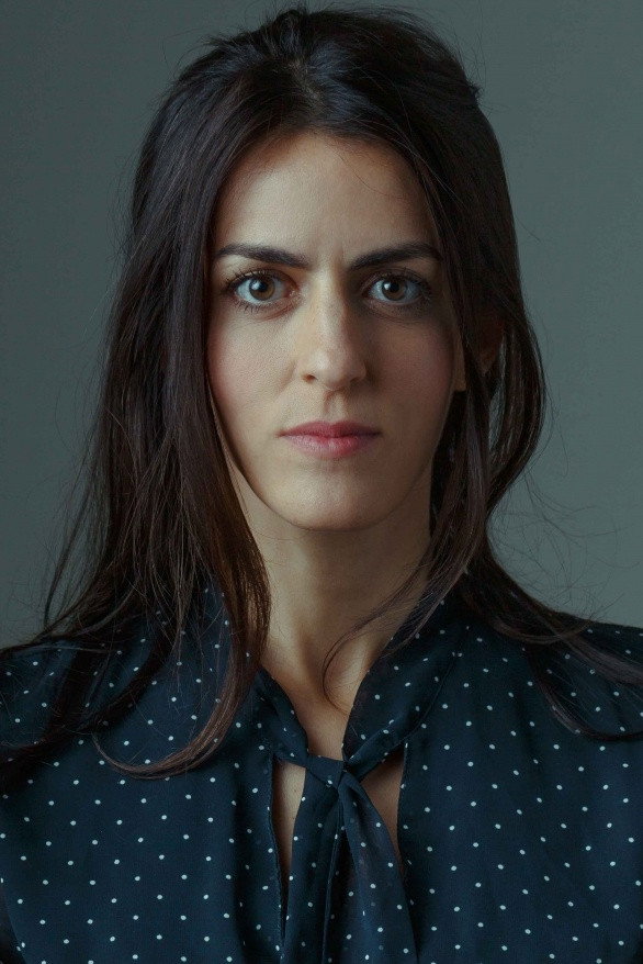 Luciana Paes as Lorona in No Corre: Partiu Entrega