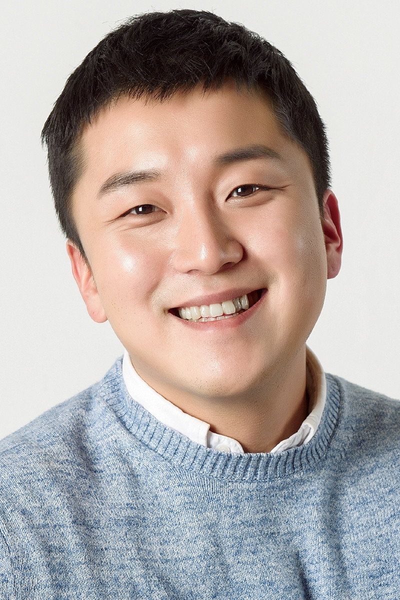 곽민규 as Min-ho in Made on the Rooftop