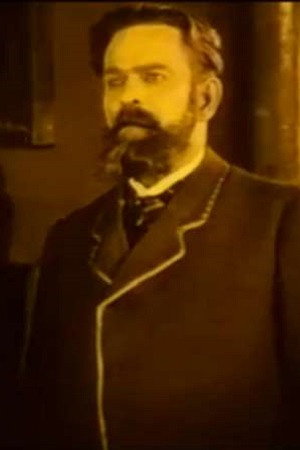 Vladimir Kvanin as Wassili Feodoroff, Nadia's father in Michel Strogoff