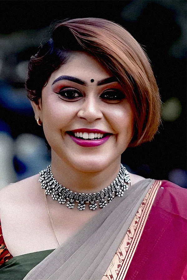 Sasi Laya as Inspector Rekha in White Rose