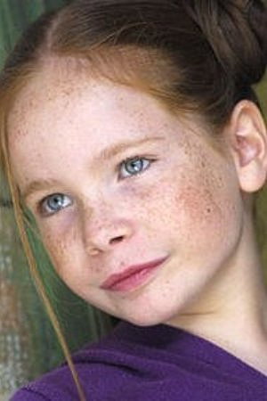 Bertille Noël-Bruneau as La Petite Fille in Le Renard et l'Enfant