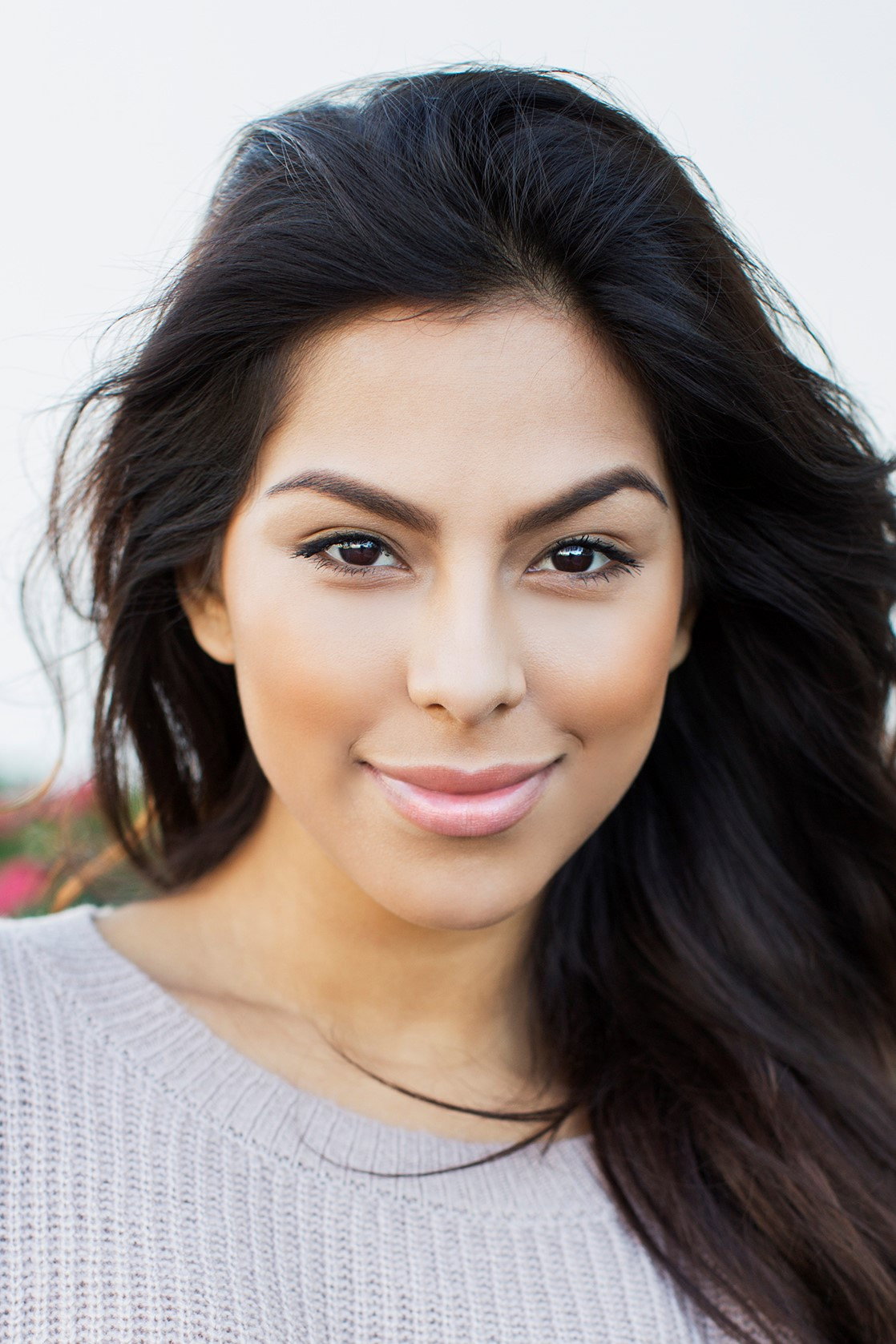 Nathalia Castellon as Kat in Schlep
