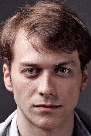 Артём Крылов as Александр Алабин in Семь минус один
