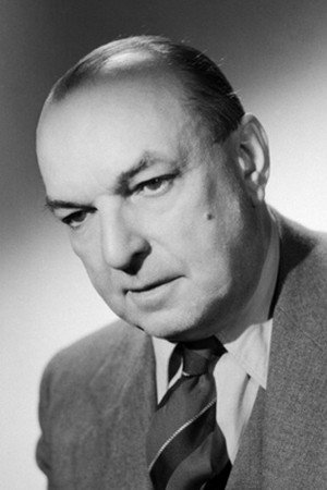 Pierre Renoir as Archaeologist André Chervin in Sirocco