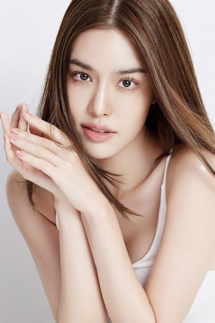 Karnklao Duaysienklao as Noona / Nadia in Drag, I Love You