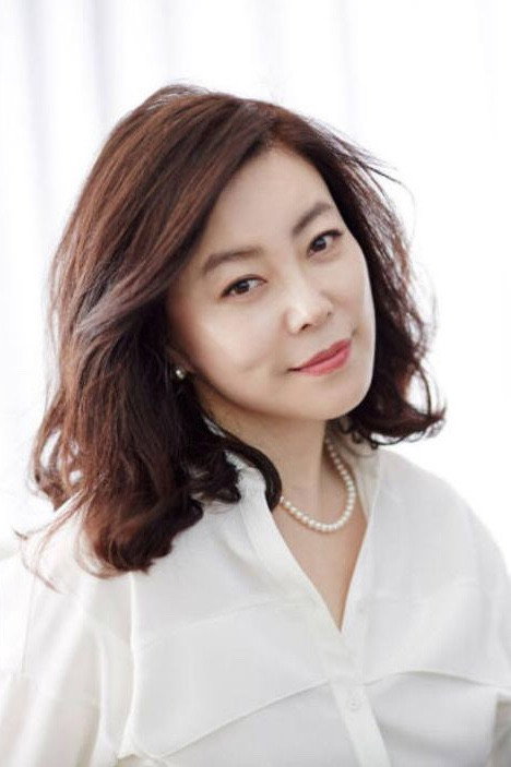 최화정 as Lee Chun-ja in Stealer: The Treasure Keeper