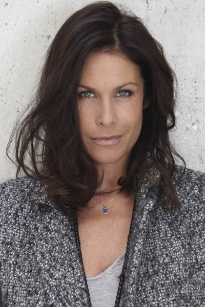Astrid Veillon as Raphaelle Sauleac in Rencontre avec un tueur