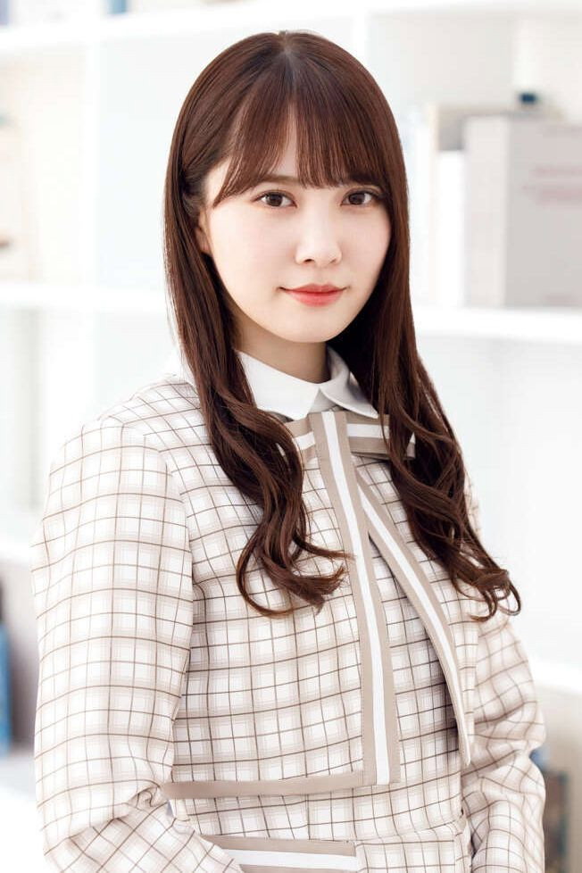 加藤史帆 as Ayaka Usaida in AYAKA is in LOVE with HIROKO