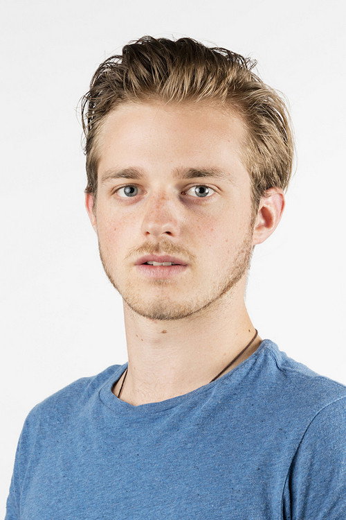 Yann Philipona as Glassey jeune in Unveiled