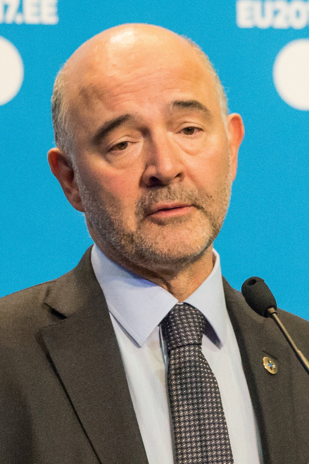 Pierre Moscovici as Self in Face à face pour l'Élysée