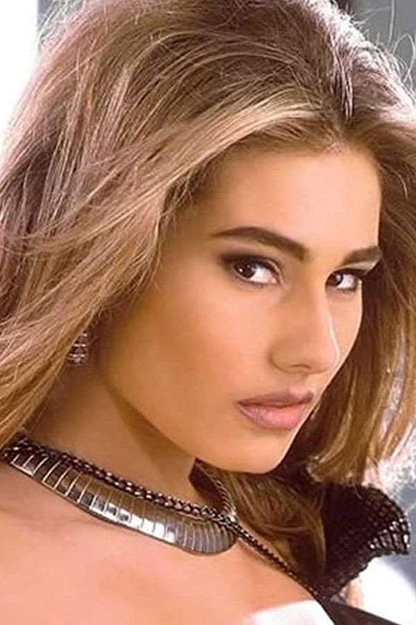 Draghixa as Mary in Dracula