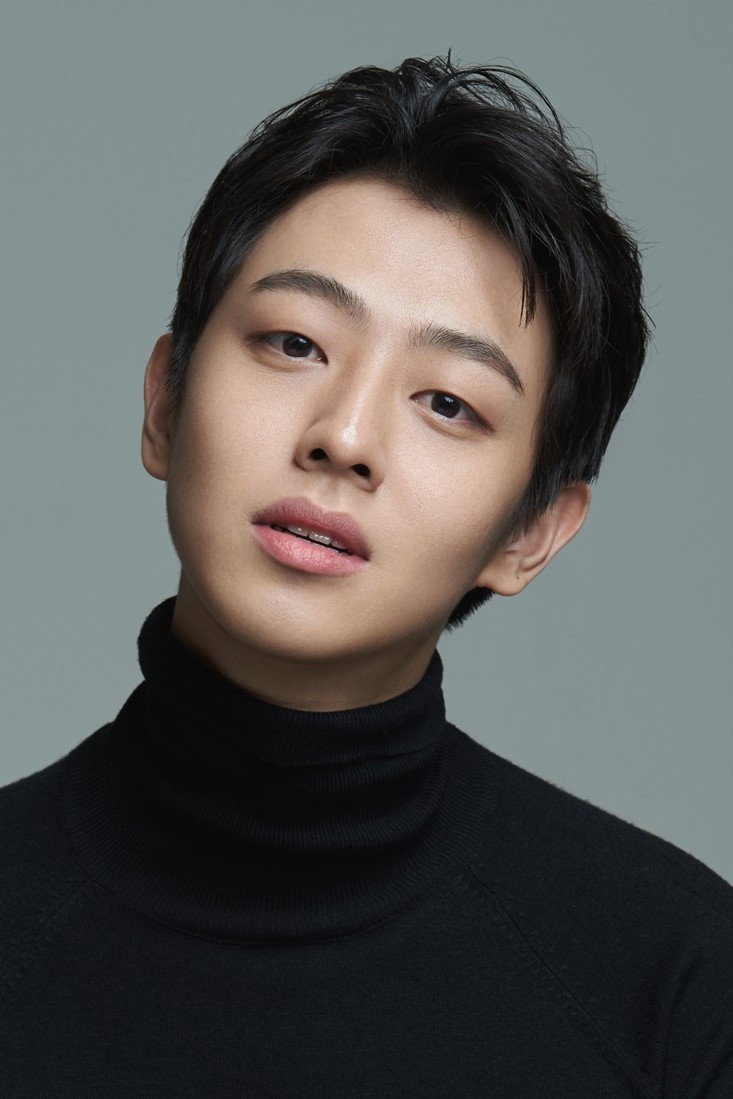 Eun Hae-seong as Min-gyu in The ABCs of Our Relationships