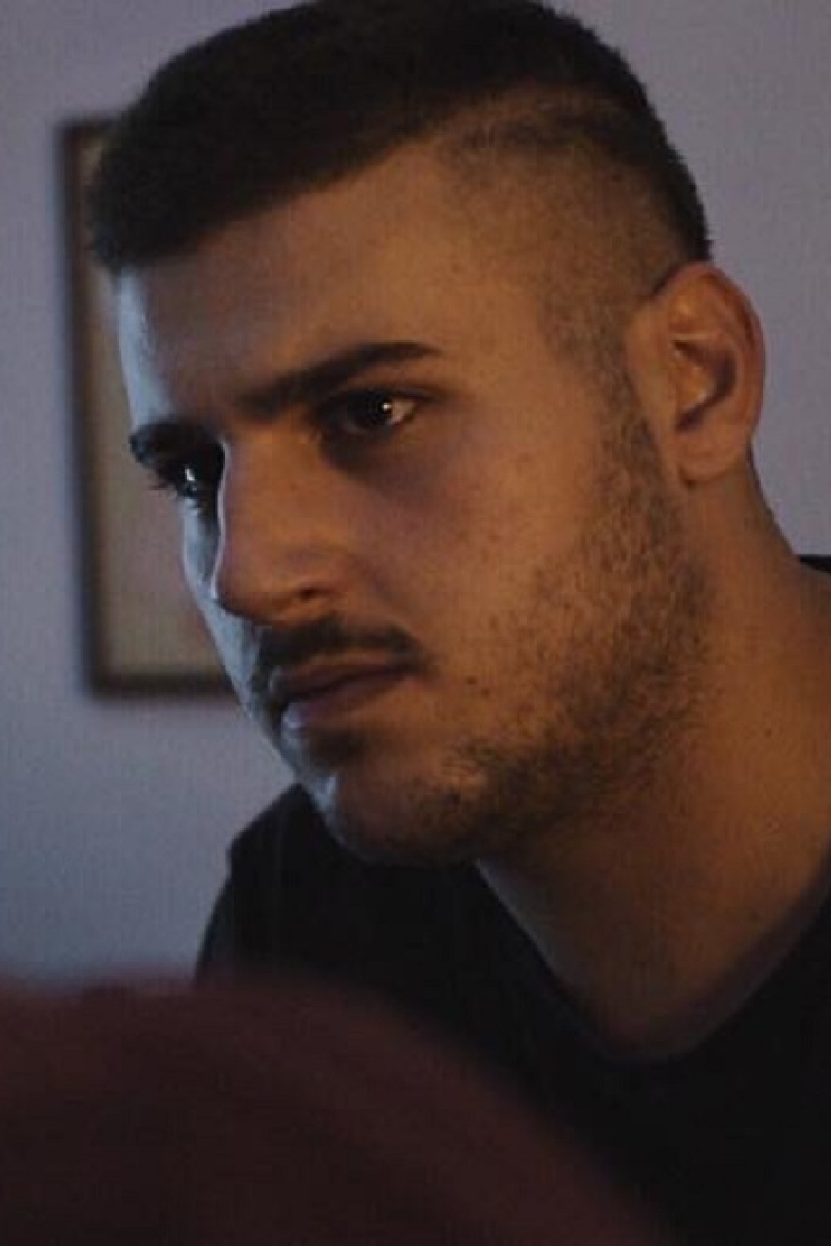 Makis Papaefstathiou as George in Painful Smile