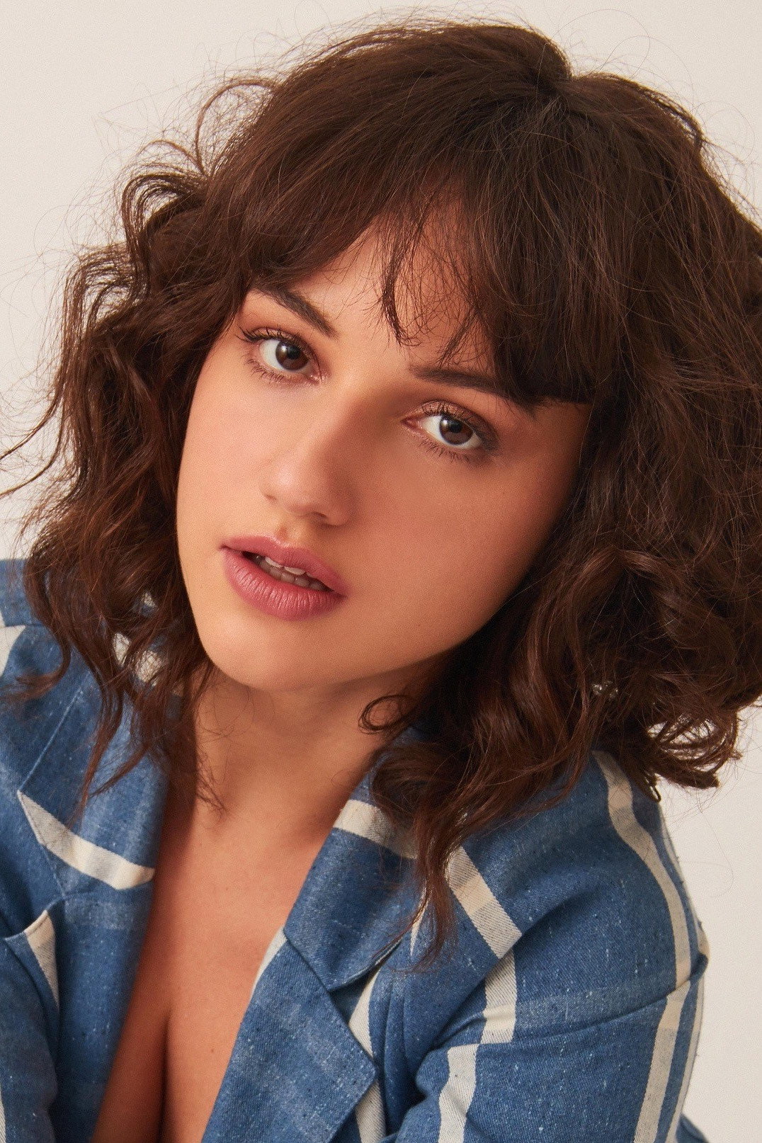 Samya Pascotto as Yasmin Veras in Edifício Paraíso