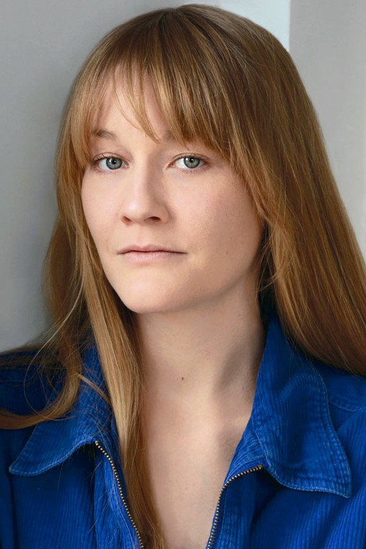 Emily Davis as Kelly in White Wedding