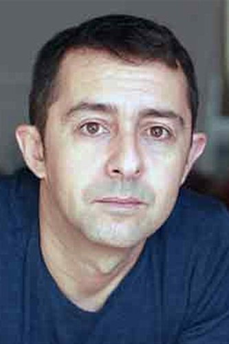 Pierre Maillet as Le réceptionniste hôtel in Two Friends