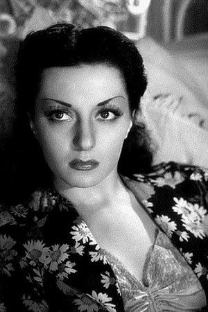 Lita Recio as Viviane in Panic
