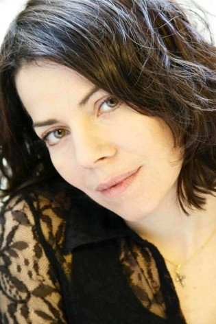 Cylia Malki as Samira in The Moustache