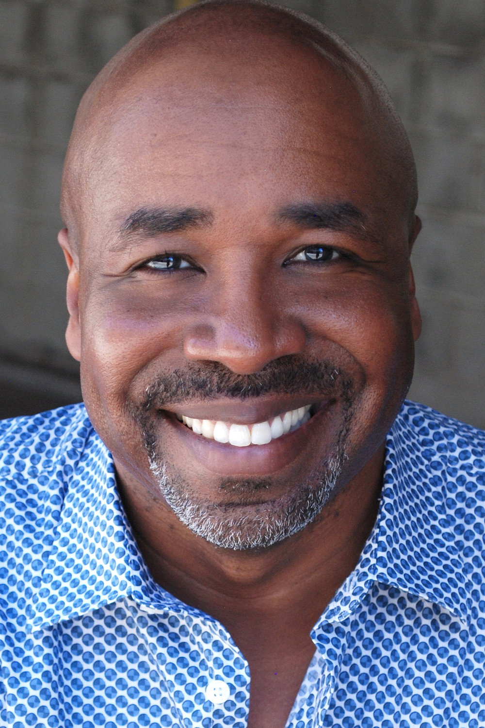 Aaron Coleman as Steve Harvey in The Memo