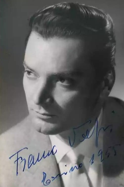 Franco Volpi as seniore della M.V.S.N. in Pastasciutta nel deserto