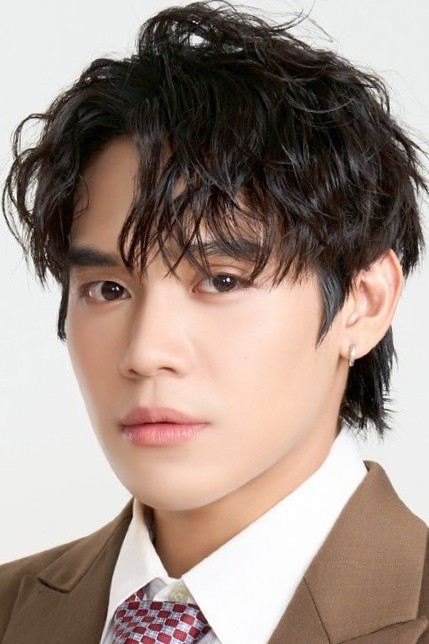 อนุภาษ เหลืองสดใส as Arthit in Fourever You