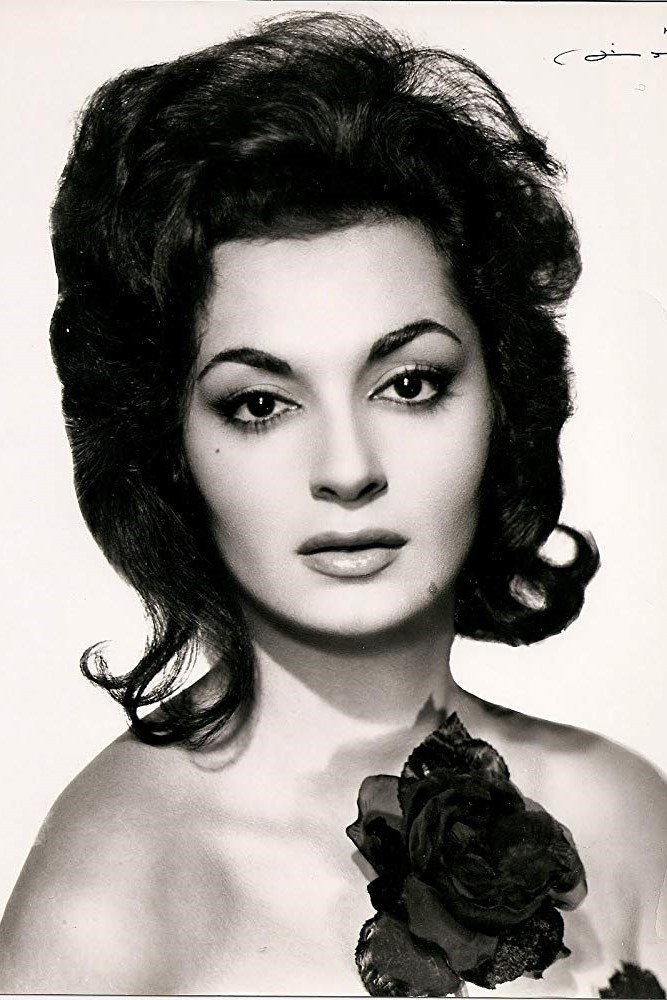 Mikaela Wood as Rosetta Durand in Mademoiselle de Maupin