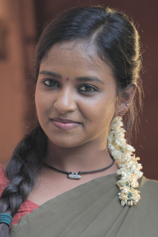 Ismath Banu as Selvi in Sirai