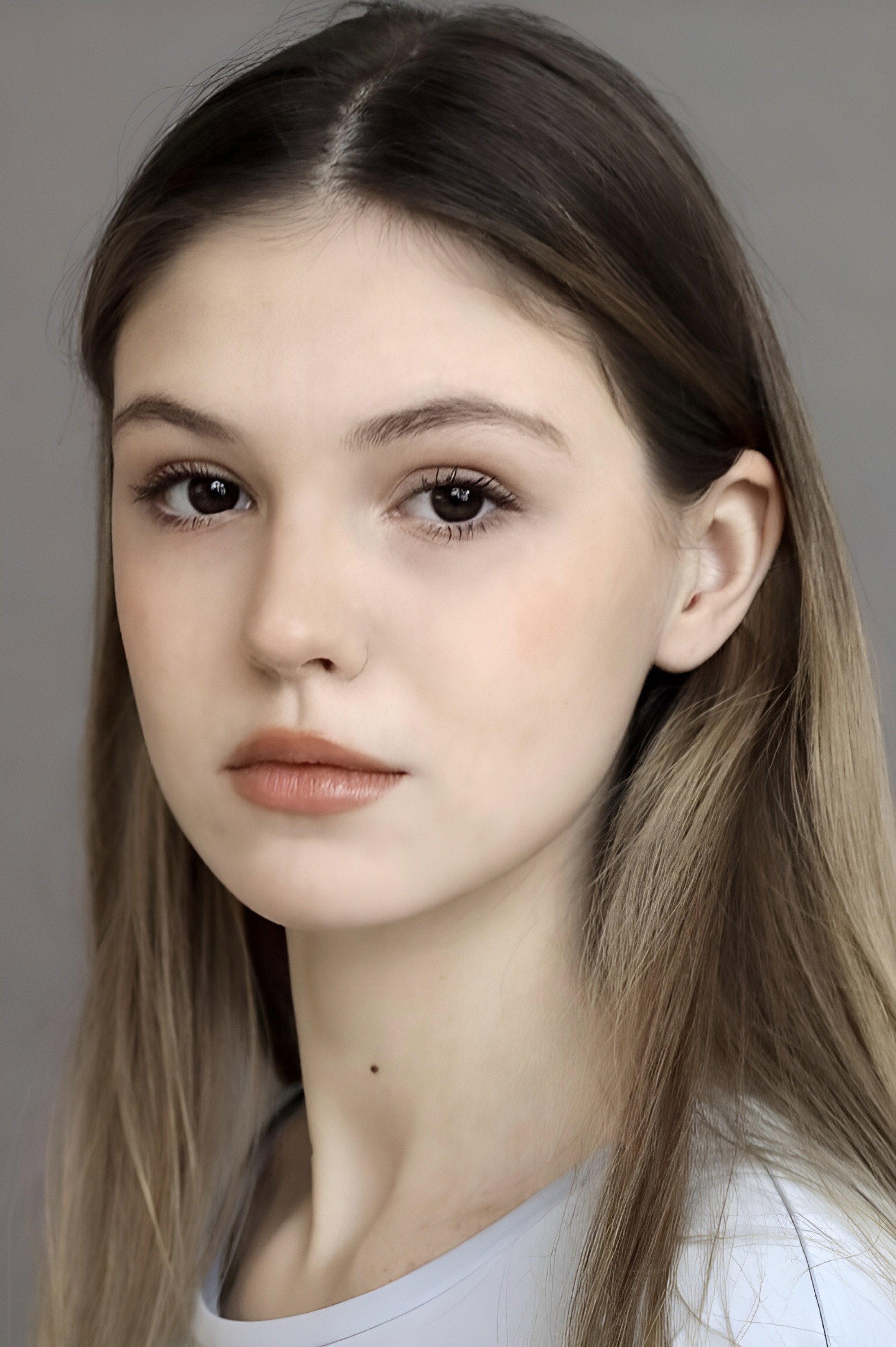 Елизавета Хомякова as Маша in Uncle Alex