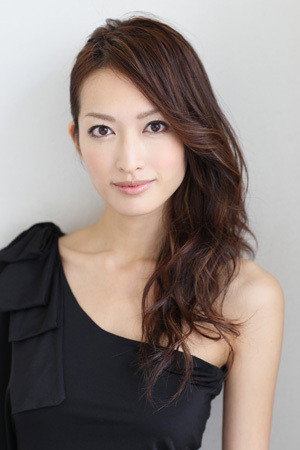 上原美佐 as Saori Hirota in Attention Please