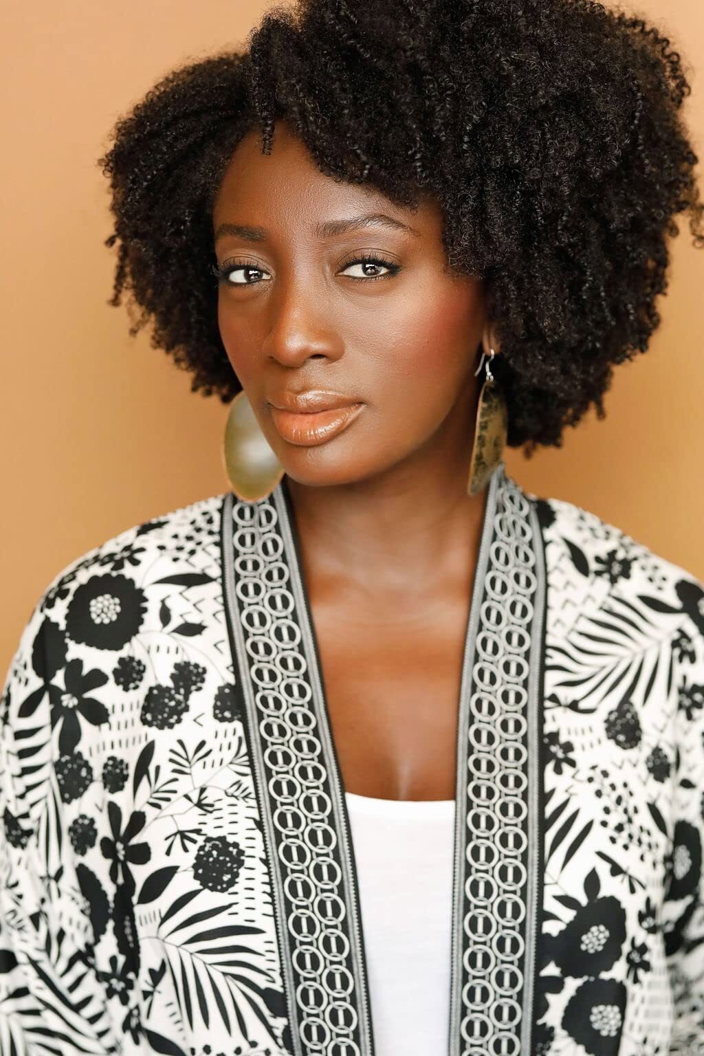Tina Tena Ansah as Helen (voice) in The Fringes