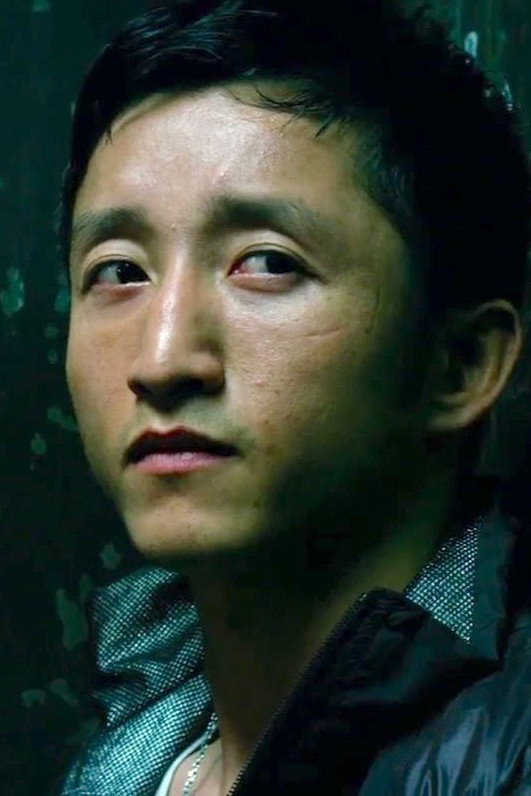 Zou Shiming as 邹市明 in 职人介绍所